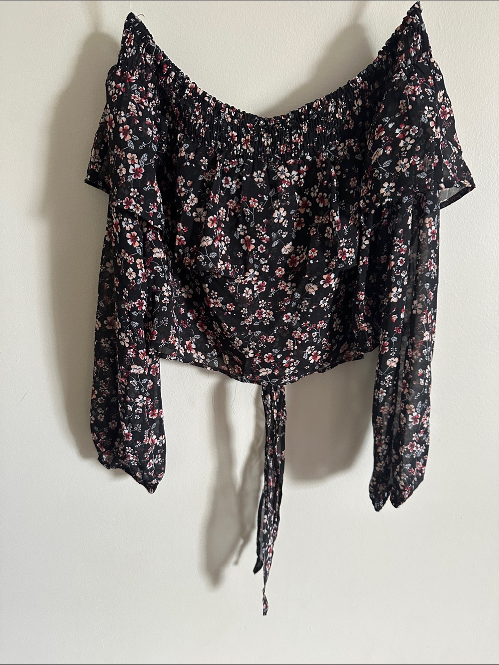 Black floral fling sleeve semi-sheer crop top - Picture 11 of 11
